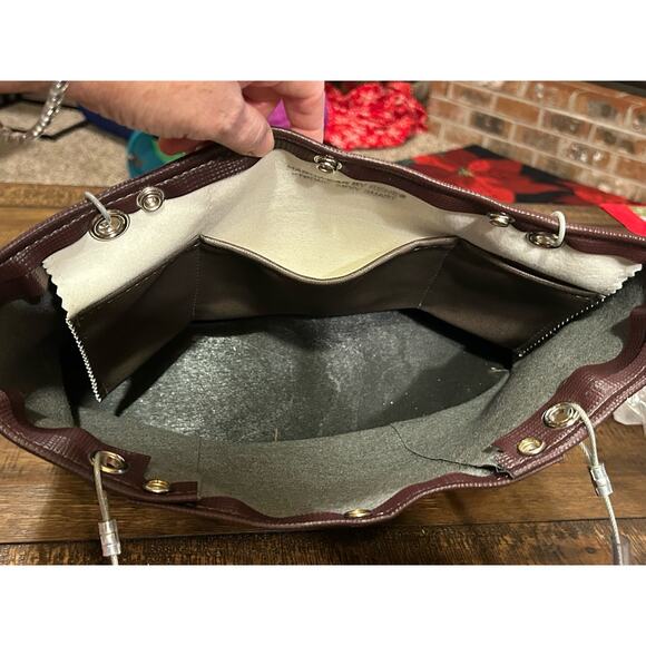 Hardwear by Renee Purse - Picture 11 of 16